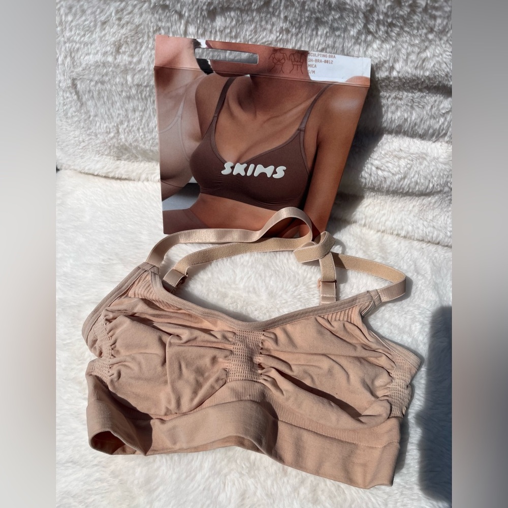 Skims Sculpting S/M Bra in Mica